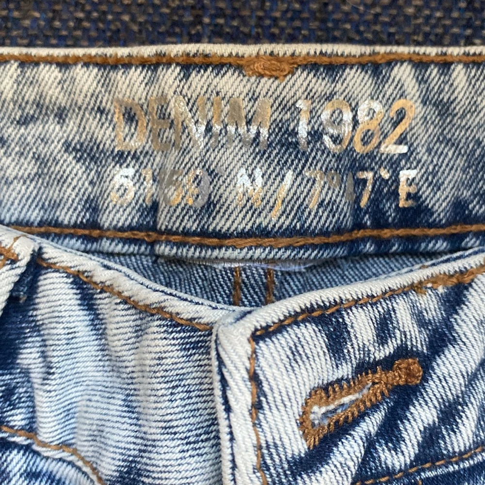 Shorts - Picture 4 of 6